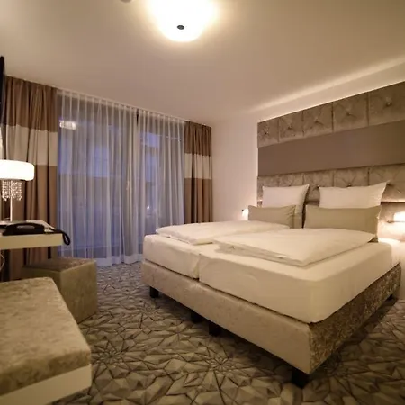 ホテル Designhotel Kronjuwel ヴァルトキルヒ
